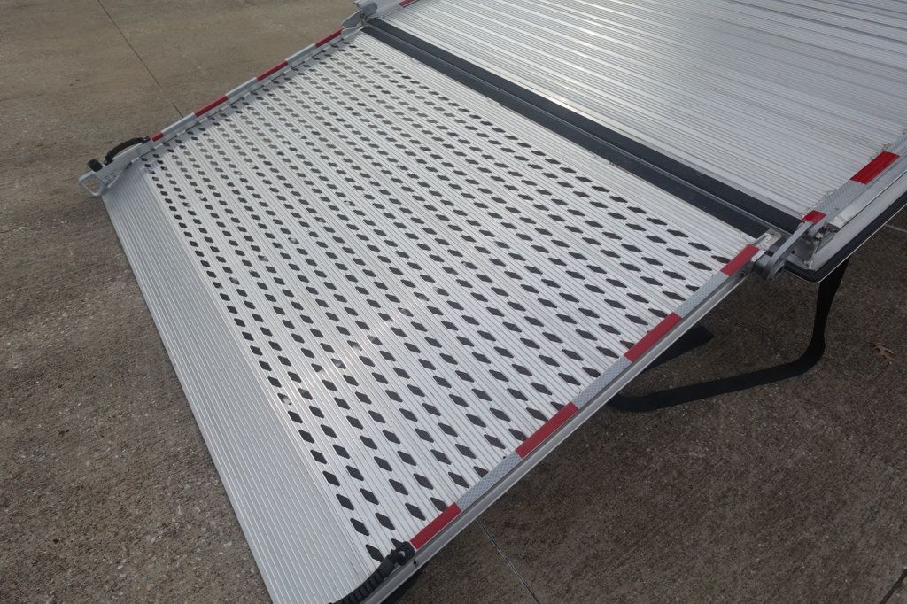 2026 Isuzu NPR HD (16ft Proscape Truck) - 22960169 - 16