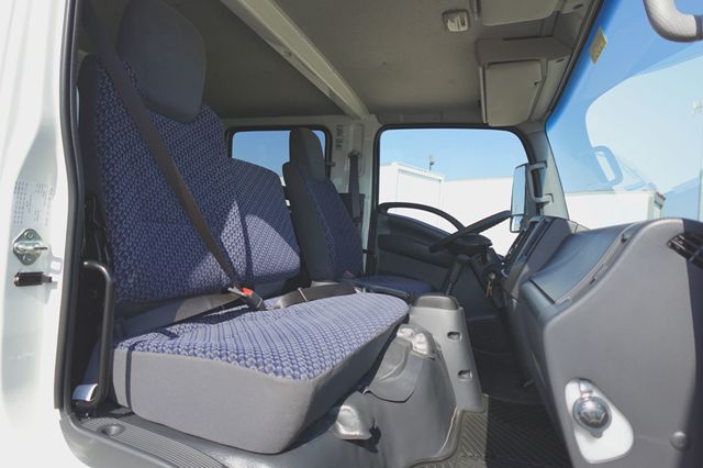 2026 Isuzu NPR HD (19ft Landscape Truck with Split Ramps) - 22948560 - 34