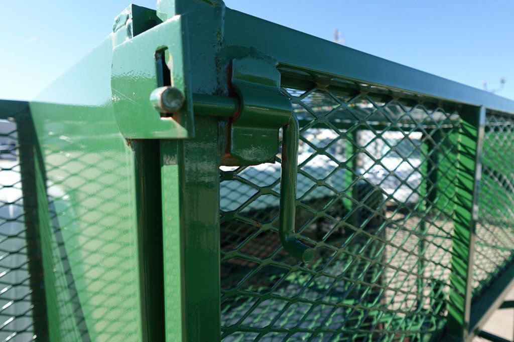 2026 Isuzu NPR HD (19ft Landscape w/ Ramps) - 22944772 - 33