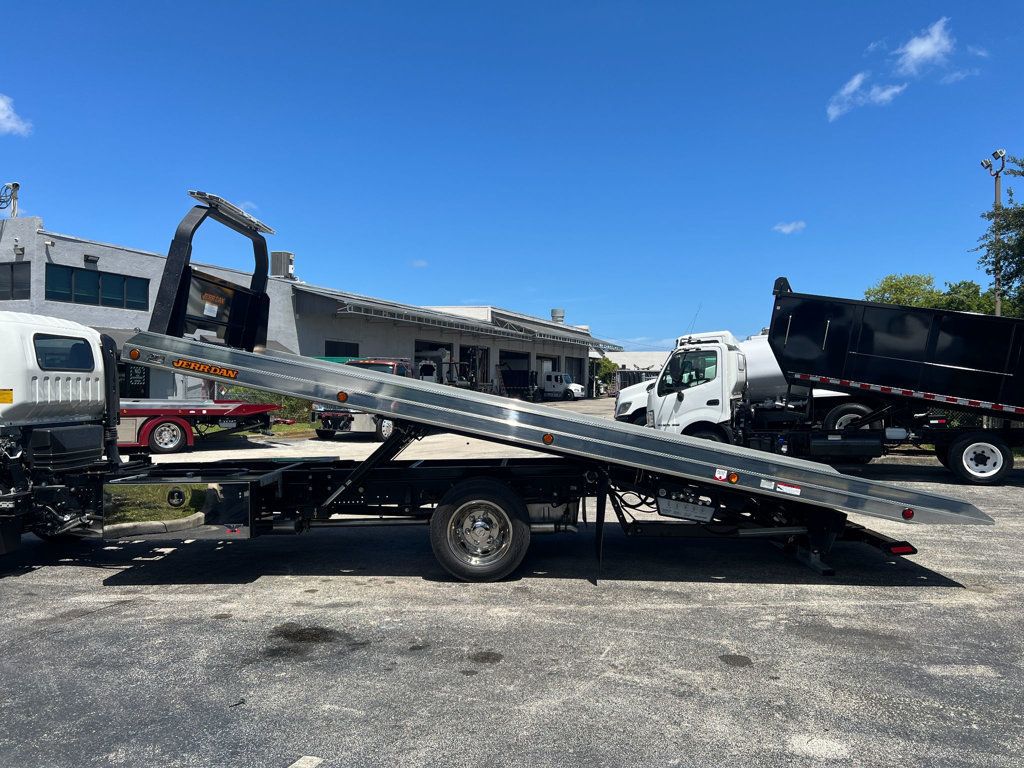 2026 Isuzu NRR w/ 22' JerrDan Car Carrier 6 Ton Extra Low Pro Rollback - 23072941 - 24