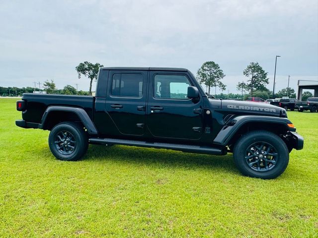 2026 Jeep Gladiator 85th Anniversary Edition 4x4 - 23032907 - 24