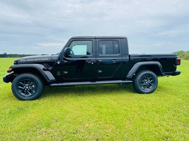 2026 Jeep Gladiator 85th Anniversary Edition 4x4 - 23032907 - 25