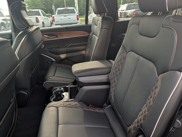 2026 Jeep Grand Cherokee L Summit 4x4 - 23024107 - 9