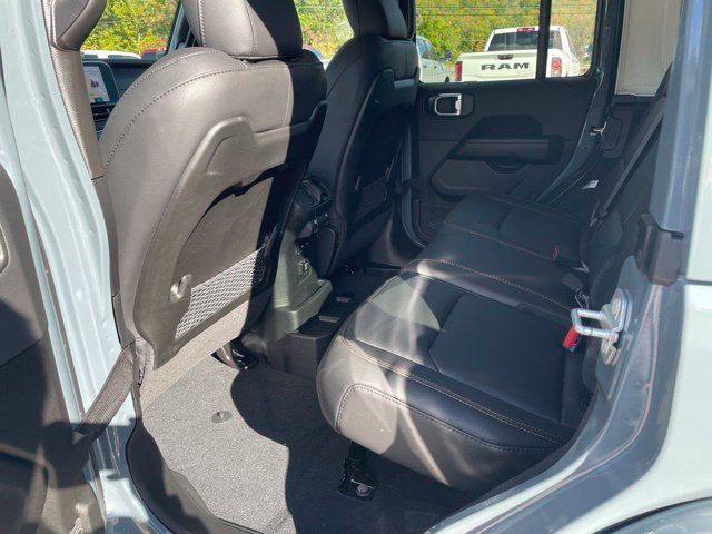 2026 Jeep Wrangler 4-DOOR SAHARA - 23076666 - 17