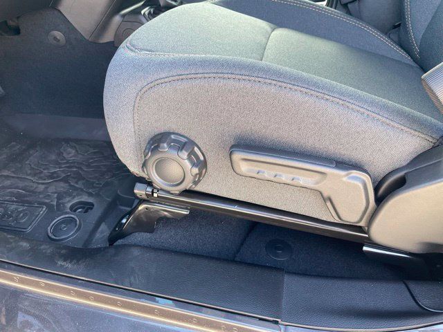 2026 Jeep Wrangler 4-DOOR SPORT S - 23076977 - 10