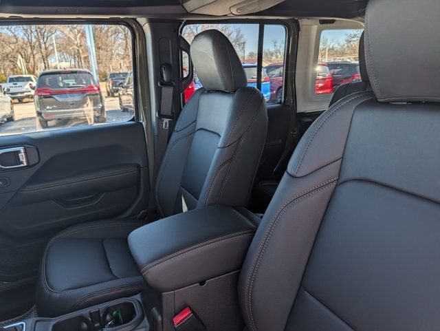 2026 Jeep Wrangler Sahara 4 Door 4x4 - 22987229 - 13