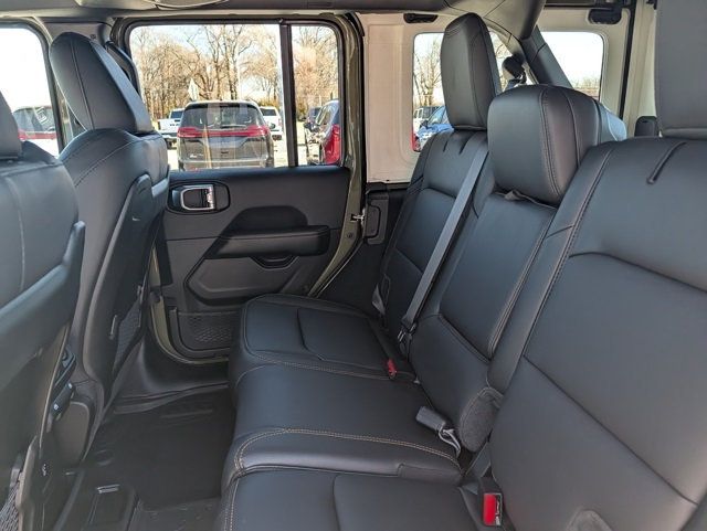 2026 Jeep Wrangler Sahara 4 Door 4x4 - 22987229 - 16