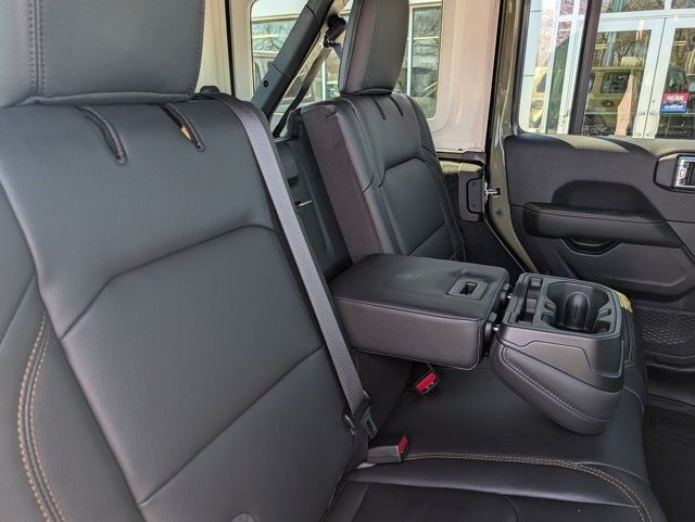 2026 Jeep Wrangler Sahara 4 Door 4x4 - 22987229 - 17