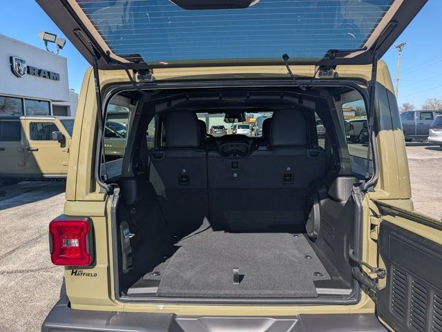 2026 Jeep Wrangler Sahara 4 Door 4x4 - 22987229 - 8