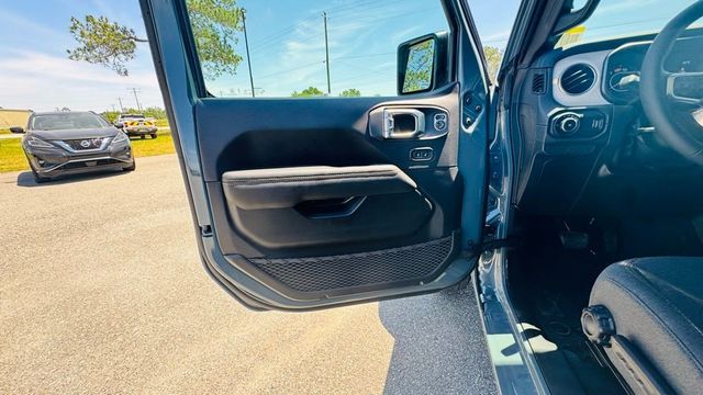 2026 Jeep Wrangler Sahara 4 Door 4x4 - 23019978 - 11
