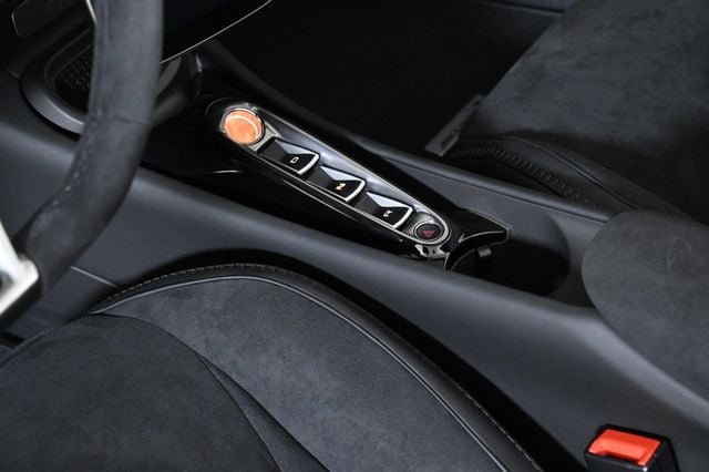2026 McLaren Artura  - 22920775 - 12