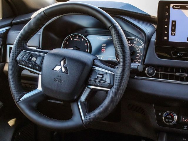 2026 Mitsubishi Outlander LE - 23077670 - 24
