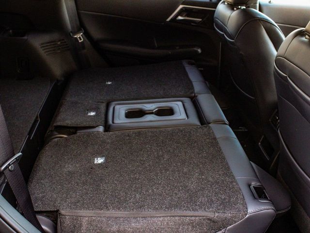 2026 Mitsubishi Outlander SE - 23077898 - 37