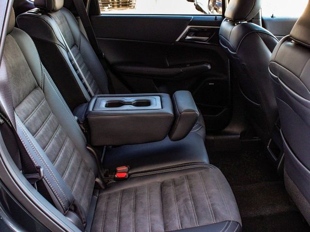 2026 Mitsubishi Outlander SE - 23077898 - 38