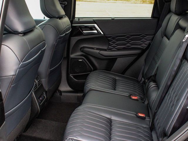 2026 Mitsubishi Outlander SEL - 23077763 - 34