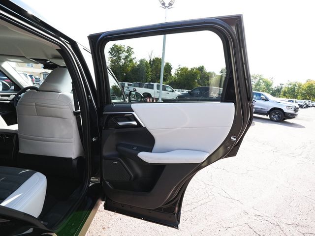 2026 Mitsubishi Outlander Plug-In Hybrid SE - 23089093 - 13
