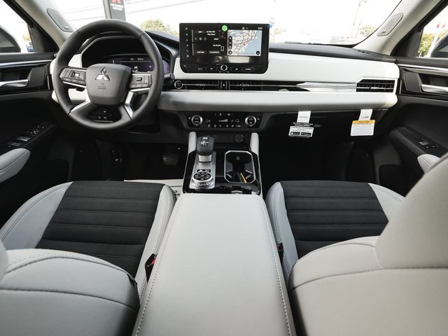 2026 Mitsubishi Outlander Plug-In Hybrid SE - 23089093 - 36