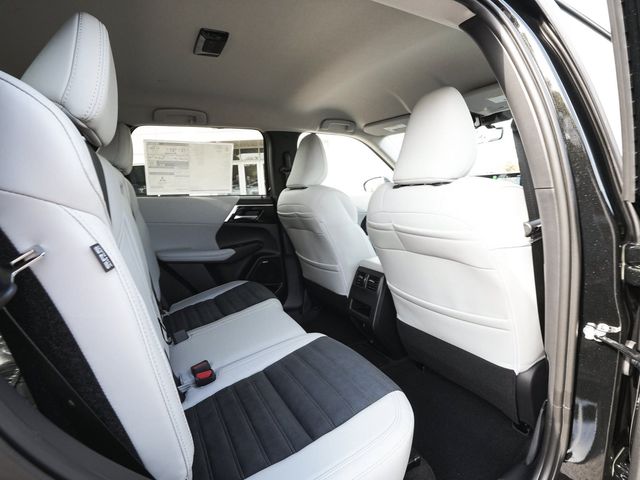 2026 Mitsubishi Outlander Plug-In Hybrid SE - 23089093 - 38
