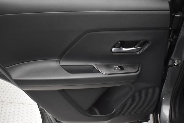 2026 Nissan Kicks SR AWD - 22922752 - 32