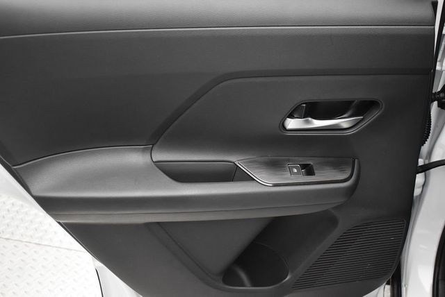 2026 Nissan Kicks SR AWD - 22933533 - 32