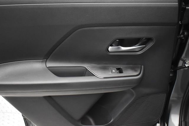 2026 Nissan Kicks SR AWD - 22936169 - 30