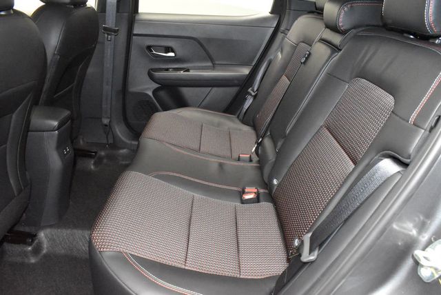 2026 Nissan Kicks SR AWD - 22936169 - 31