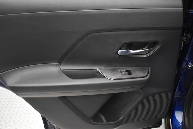 2026 Nissan Kicks SR AWD - 22936170 - 30