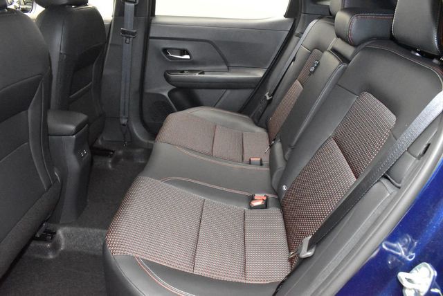 2026 Nissan Kicks SR AWD - 22936170 - 31