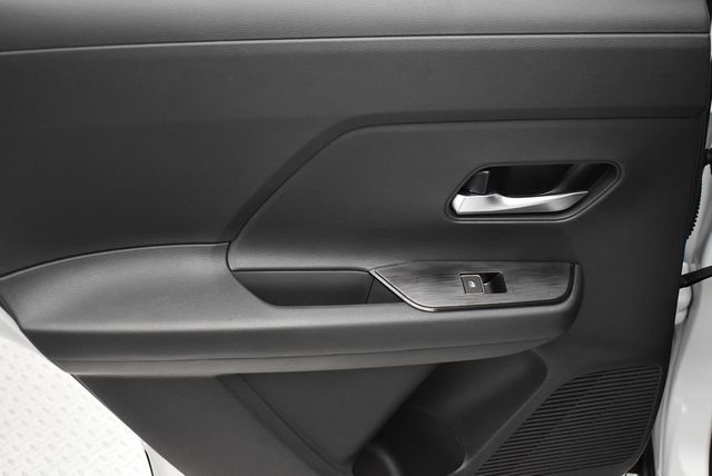 2026 Nissan Kicks SR AWD - 22945453 - 32