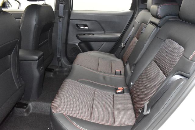 2026 Nissan Kicks SR AWD - 22946633 - 31