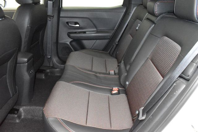 2026 Nissan Kicks SR AWD - 22946634 - 31