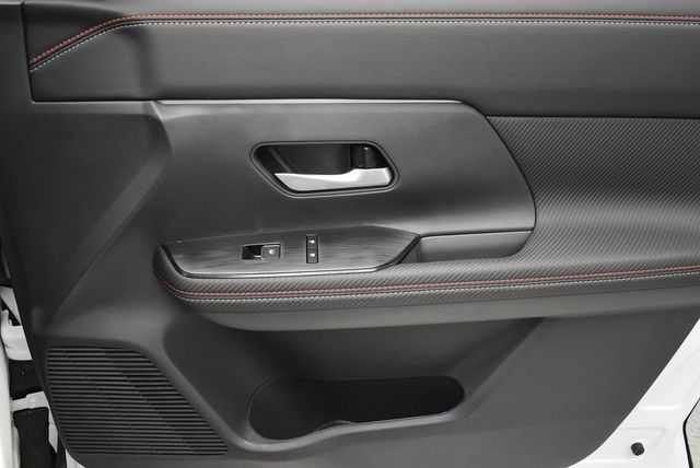 2026 Nissan Kicks SR AWD - 22946637 - 19