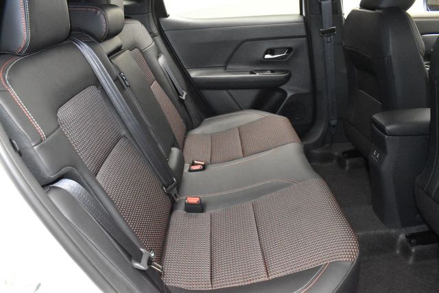 2026 Nissan Kicks SR AWD - 22946637 - 26