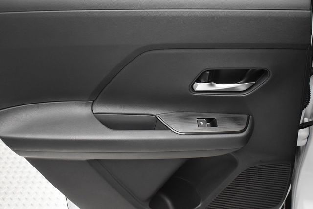 2026 Nissan Kicks SR AWD - 22946637 - 29