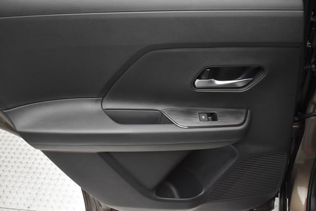 2026 Nissan Kicks SV AWD - 22941546 - 31