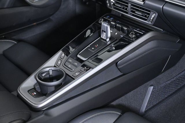 2026 Porsche 911 Carrera 4S Cabriolet - 23019650 - 18