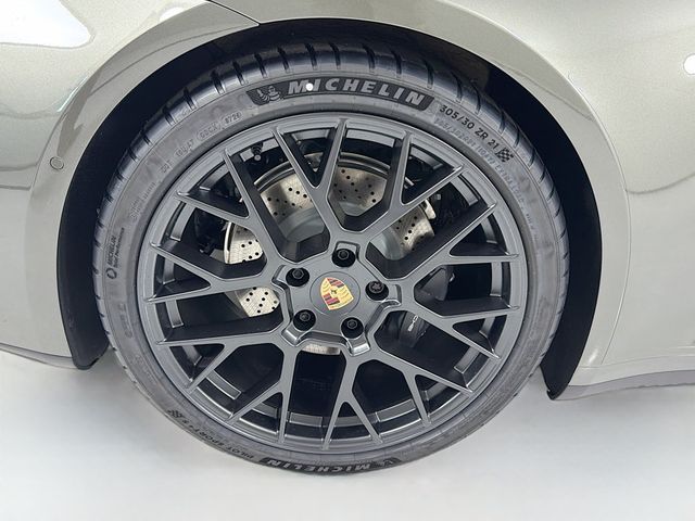 2026 Porsche 911 Carrera Coupe - 23027456 - 32