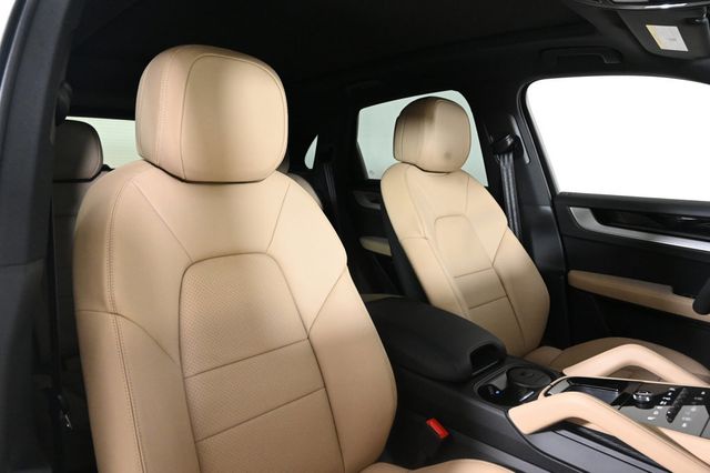 2026 Porsche Cayenne AWD - 22956920 - 16