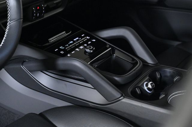 2026 Porsche Cayenne AWD - 22972754 - 19