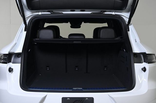 2026 Porsche Cayenne AWD - 22972754 - 27