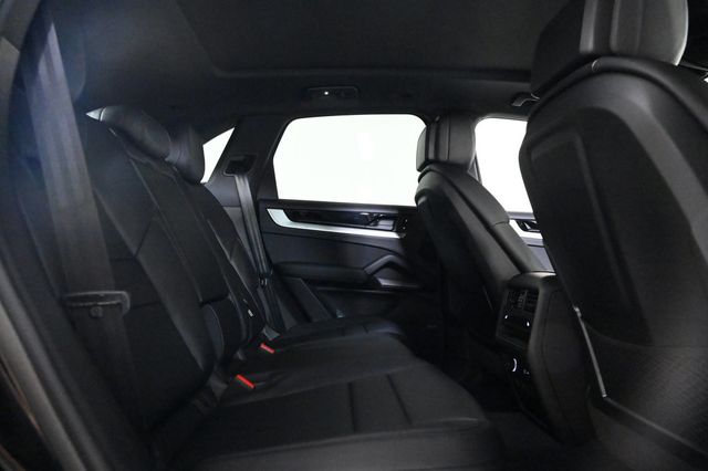 2026 Porsche Cayenne AWD - 22987632 - 17