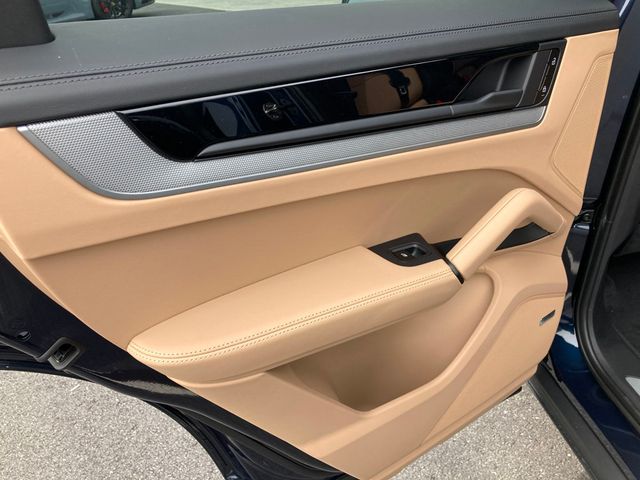 2026 Porsche Cayenne AWD - 22924435 - 18