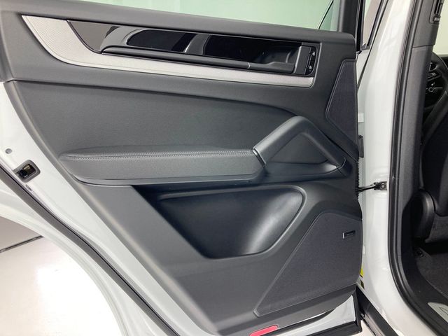 2026 Porsche Cayenne AWD - 22952638 - 13