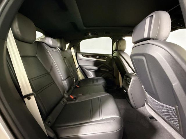 2026 Porsche Cayenne Coupe AWD - 23038953 - 17