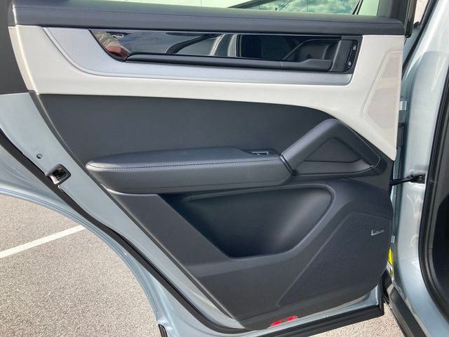 2026 Porsche Cayenne Coupe AWD - 22952651 - 14