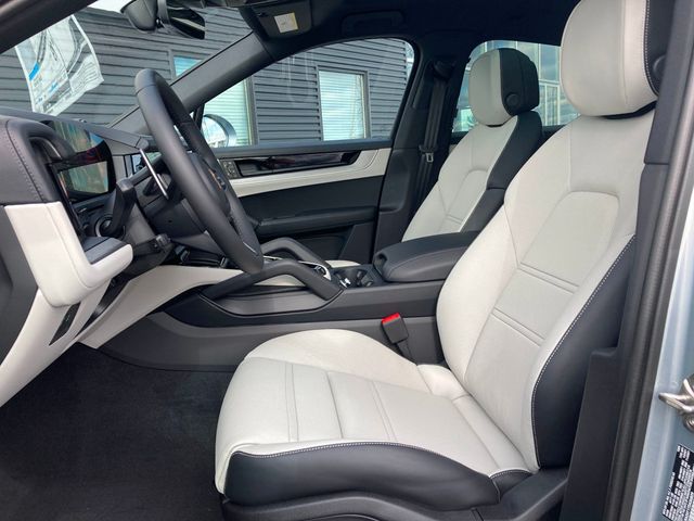 2026 Porsche Cayenne Coupe AWD - 22952651 - 4