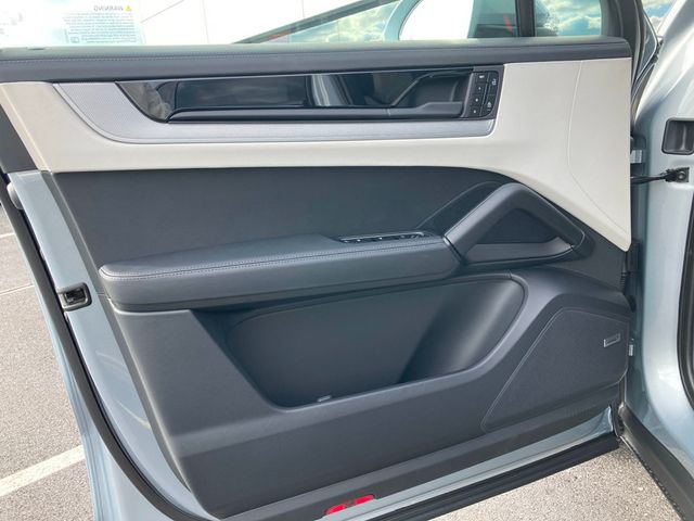 2026 Porsche Cayenne Coupe AWD - 22952651 - 5