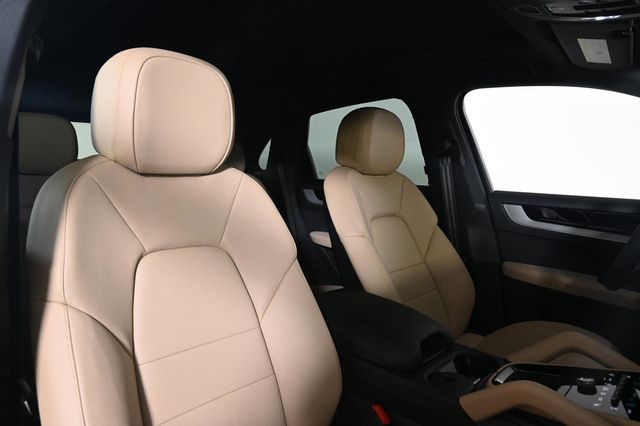 2026 Porsche Cayenne E-Hybrid AWD - 23000175 - 16