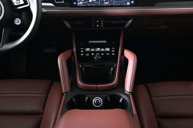 2026 Porsche Cayenne E-Hybrid Coupe AWD - 22944995 - 16