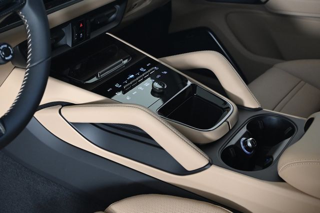 2026 Porsche Cayenne GTS AWD - 22955937 - 25